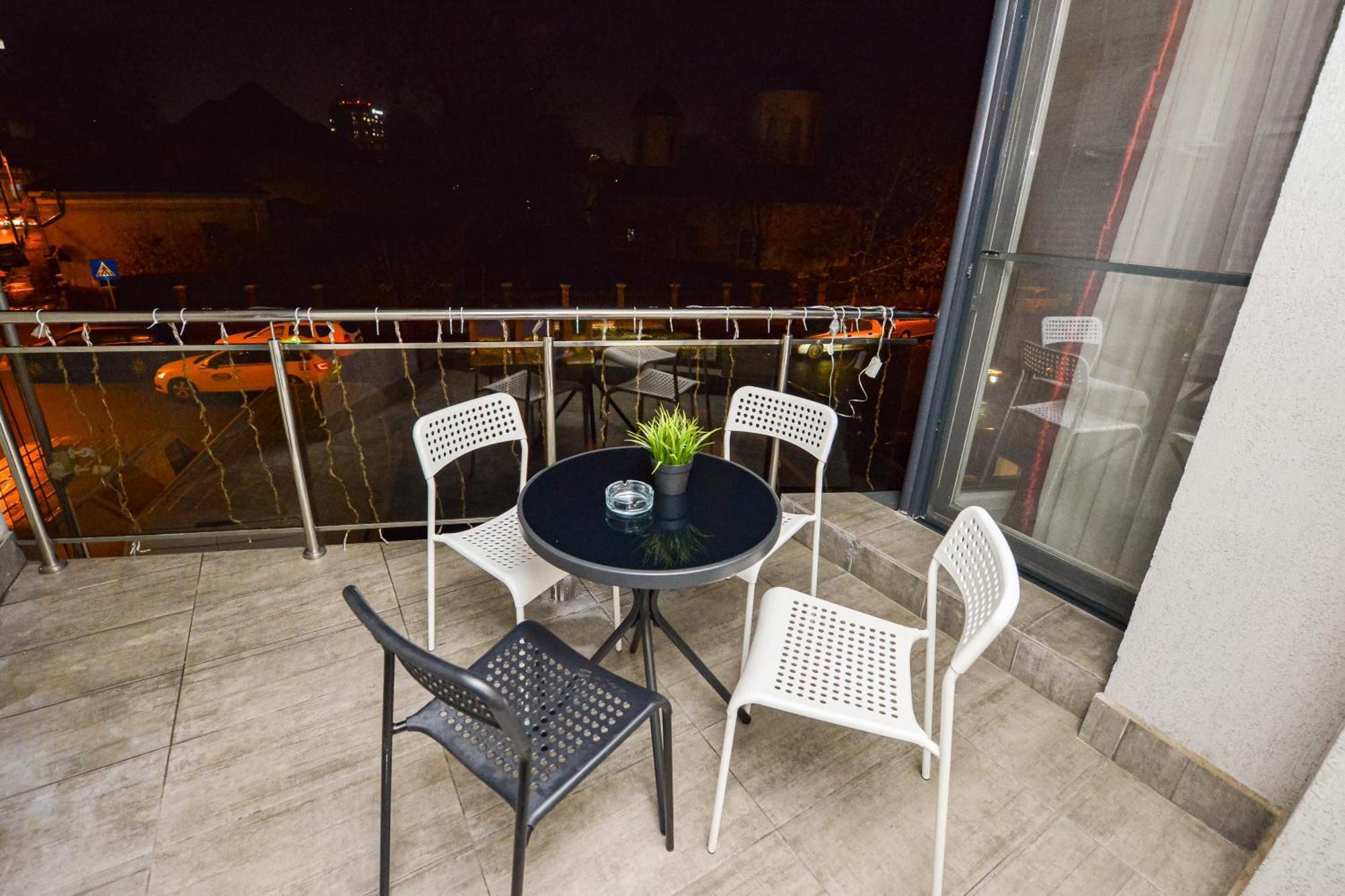 Shabbat Apartments Boekarest Buitenkant foto